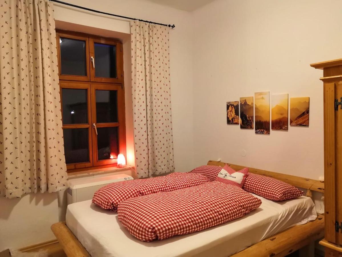 Ferienappartment Zum Gruenen Hirsch バート・イシュル エクステリア 写真